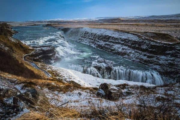 De Gulfosswaterval op IJsland toont een schitterende aanblik. De Gulfosswaterval op IJsland toont een schitterende aanblik.