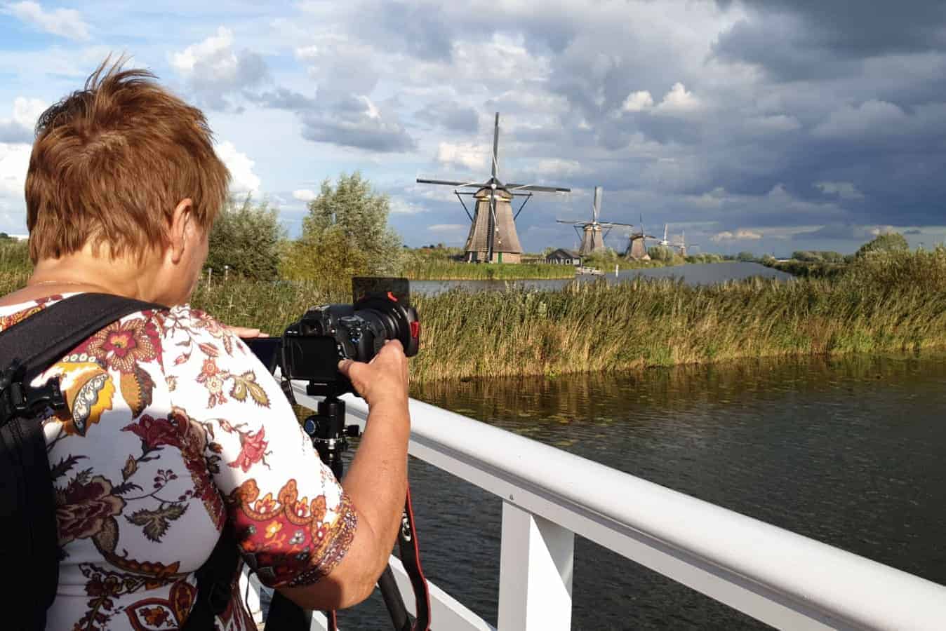 Deelneemster maakt HDR foto bij Zaanse Schans - Fotografie-reizen Deelneemster maakt HDR foto bij Zaanse Schans - Fotografie-reizen