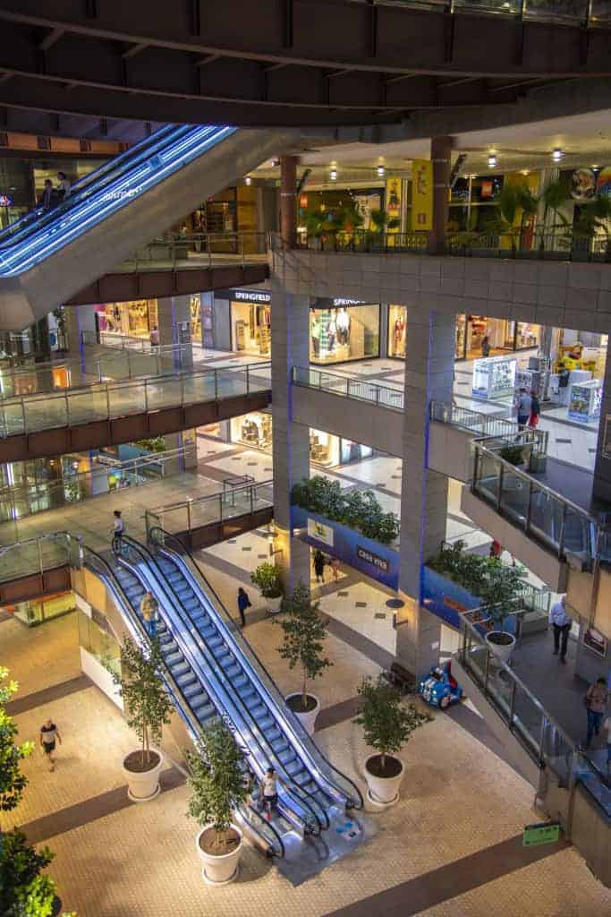 Fotografie reis Valencia roltrappen in winkelcentrum Fotografie reis Valencia roltrappen in winkelcentrum