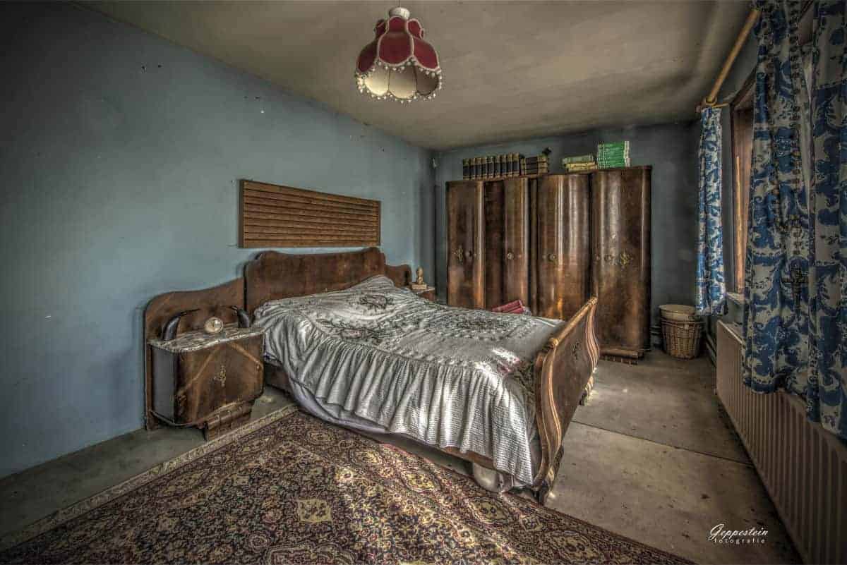 Fotografietips Urbex Kamer met Bed en kledingkast Fotografietips Urbex Kamer met Bed en kledingkast
