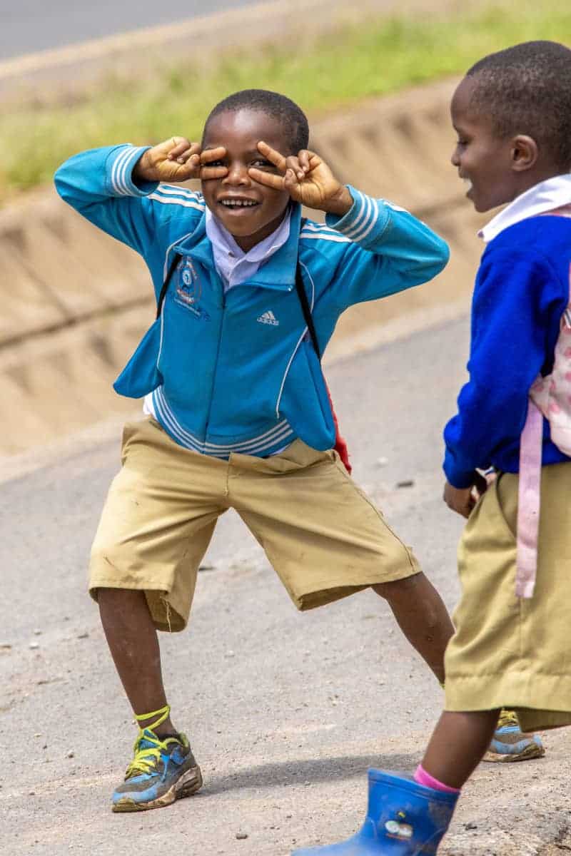 Fotoreis Afrika Tanzania 27 Fotoreizen Afrika Jongens in schooluniform Tanzania