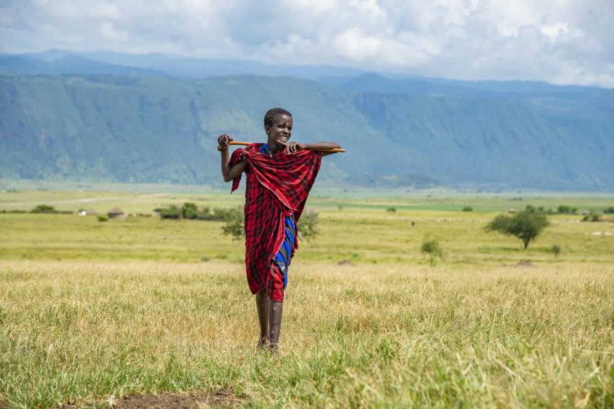 Fotoreis Afrika Tanzania 46 Masai jongen in Mto wa Mbu tijdens de fotoreis Afrika Tanzania