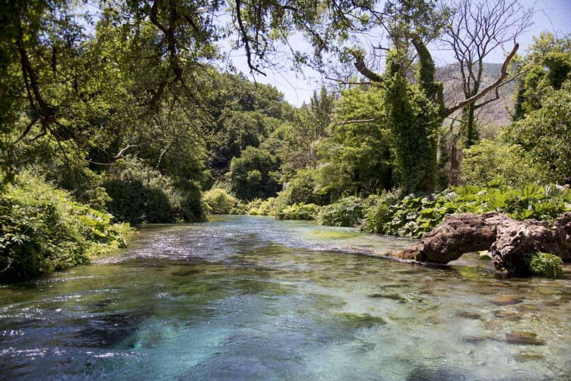 Fotoreis Albanië - Rivier in de Blue Eye
