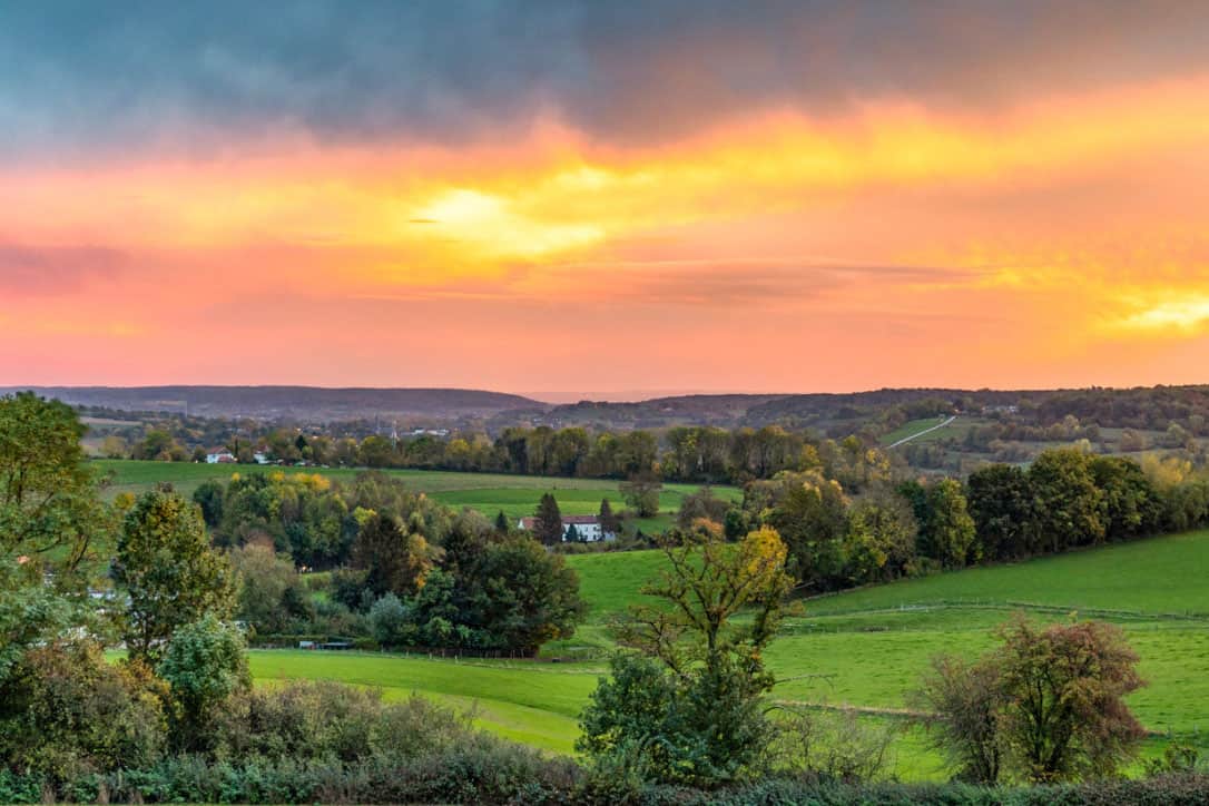 Heuvellandschap fotoreis Limburg bij zonsopkomst
