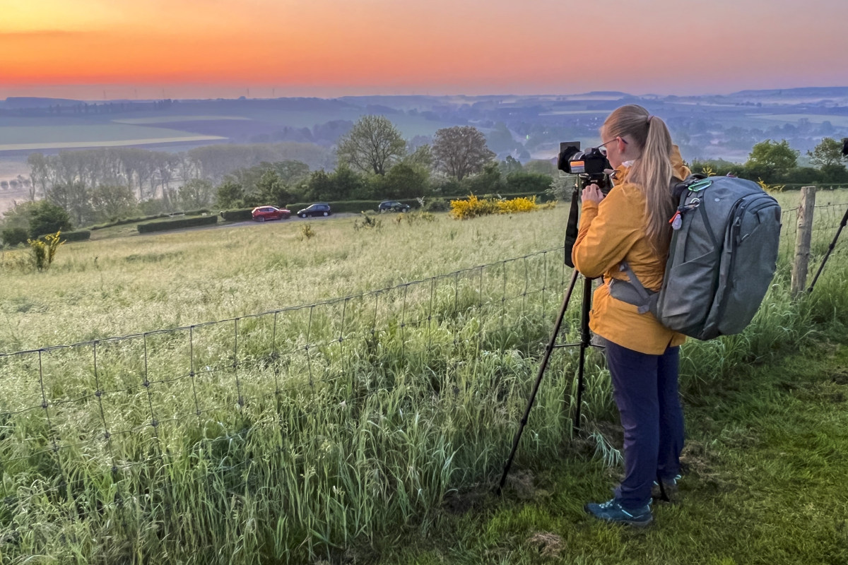 Deelnemer tijdens zonsopkomst in Gulpen fotoreis Limburg