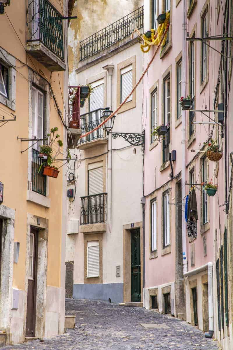 Fotoreis Lissabon 107 Steegje in Lissabon tijdens de fotografiereis