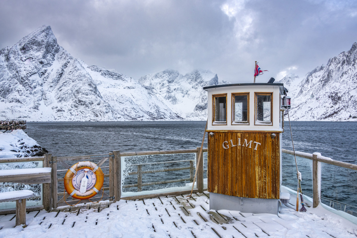Fotoreizen Lofoten kassahuisje Sakrisøy in de sneeuw