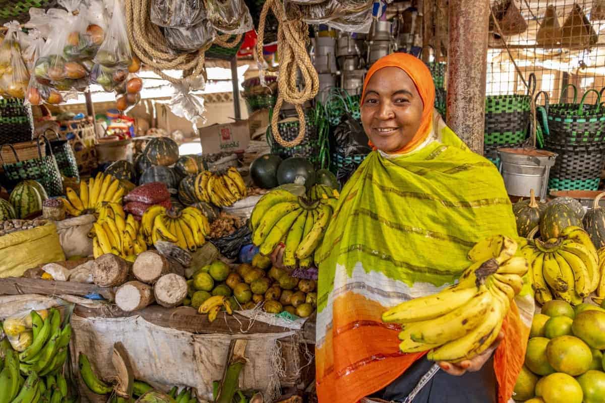 Fotoreis Tanzania - Vrouwtje met bananen Fotoreis Tanzania - Vrouwtje met bananen