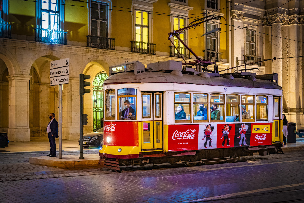 Tram in de avond Fotoreis Lissabon