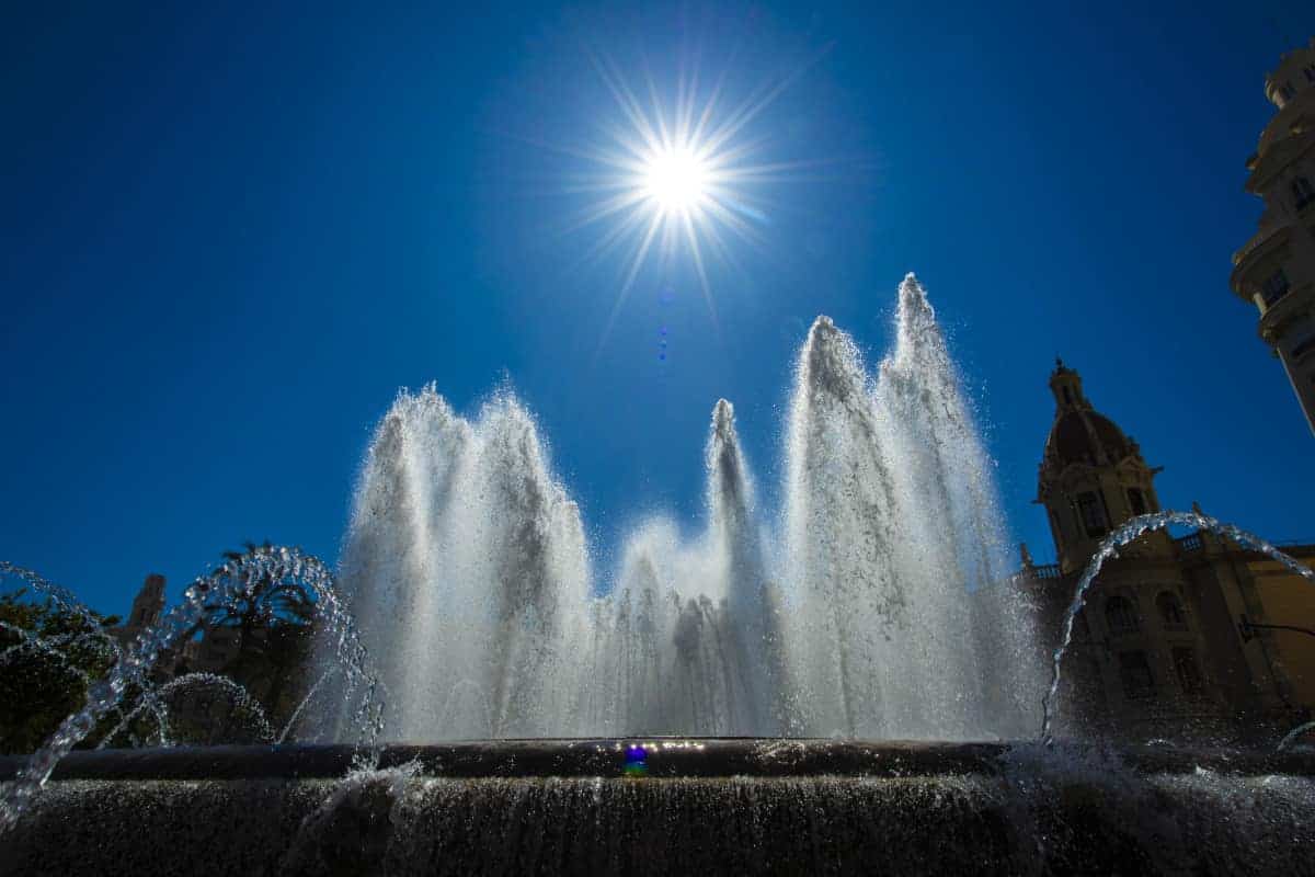 Fotoreizen Valencia fontein plaza de ayuntamiento Fotoreizen Valencia fontein plaza de ayuntamiento