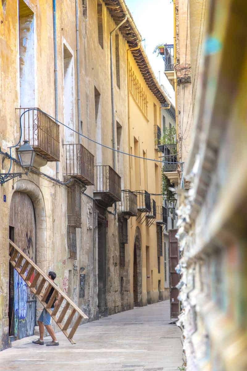 Fotoreizen Valencia - Steegje met halve trap Fotoreizen Valencia - Steegje met halve trap