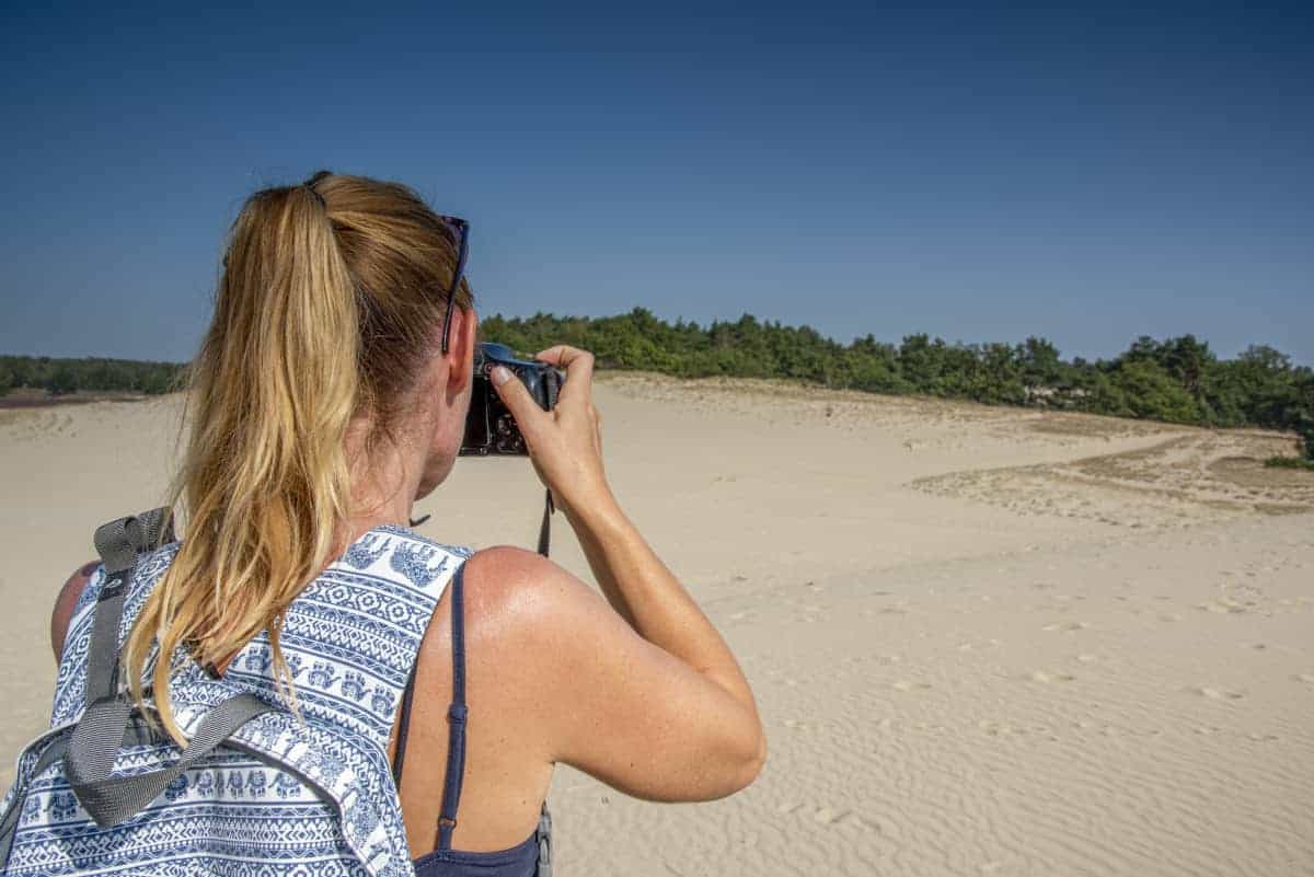 Evelien aan het fotograferen tijdens het Fotoweekend Brabant Evelien aan het fotograferen tijdens het Fotoweekend Brabant