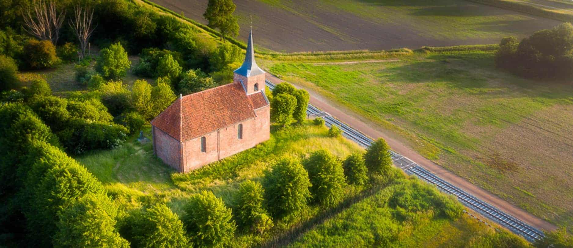 Kerkje vanuit de lucht Kerkje vanuit de lucht