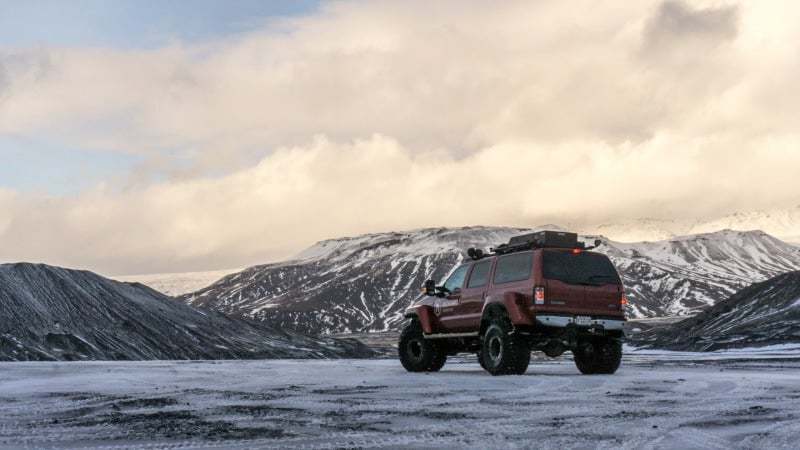 Tour met een superjeep door Ijsland. Tour met een superjeep door Ijsland.