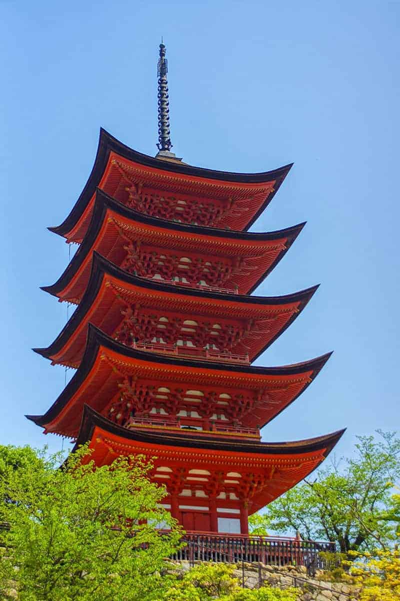 Miyajima oranje gebouw Miyajima oranje gebouw