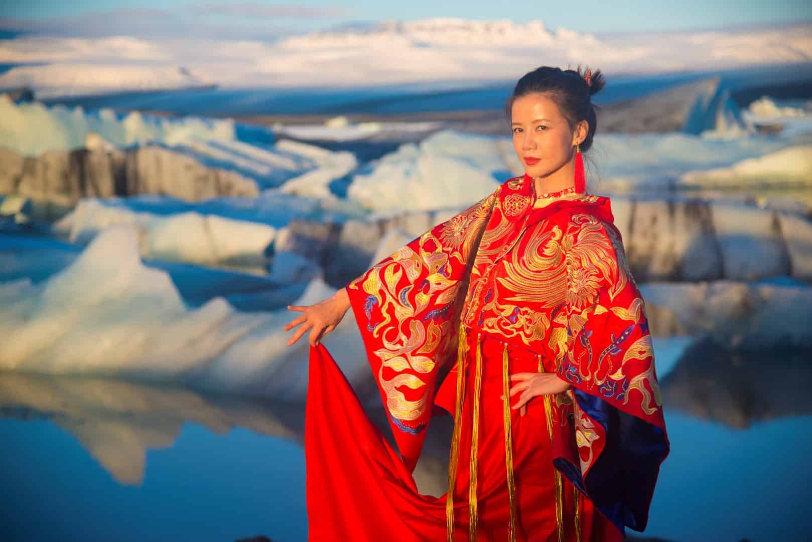 japanse dame voor ijsschotsenmeer Joekulsarlon | Fotografie-reizen - Fotoreizen